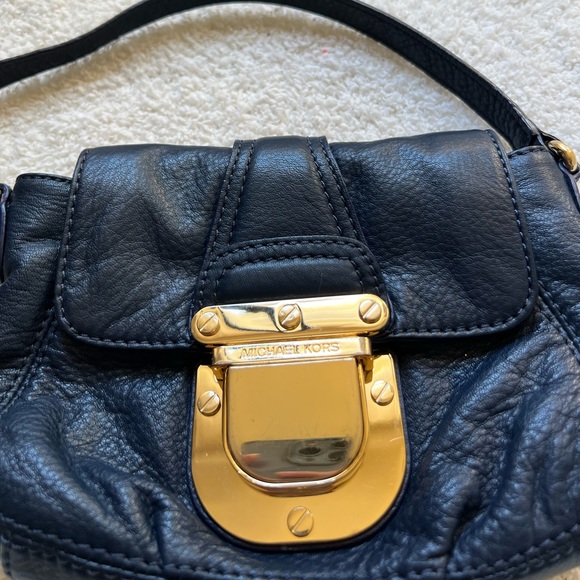 MICHAEL Michael Kors Charlton Leather Crossbody Bag - Picture 11 of 12